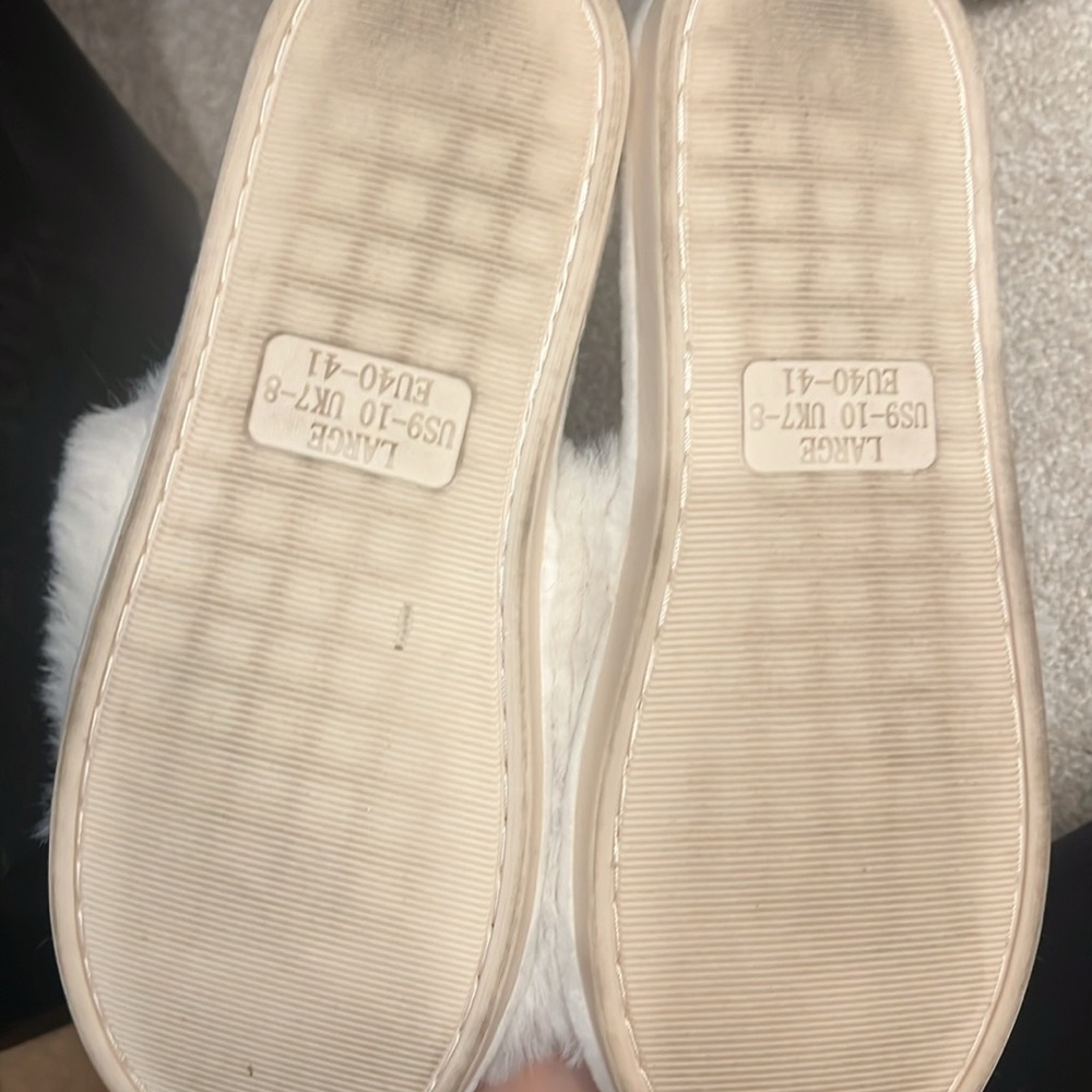 Slippers - Picture 2 of 2